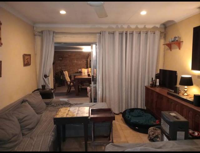 2 BEDROOM TOWNHOUSE FOR SALE IN SILVERTON